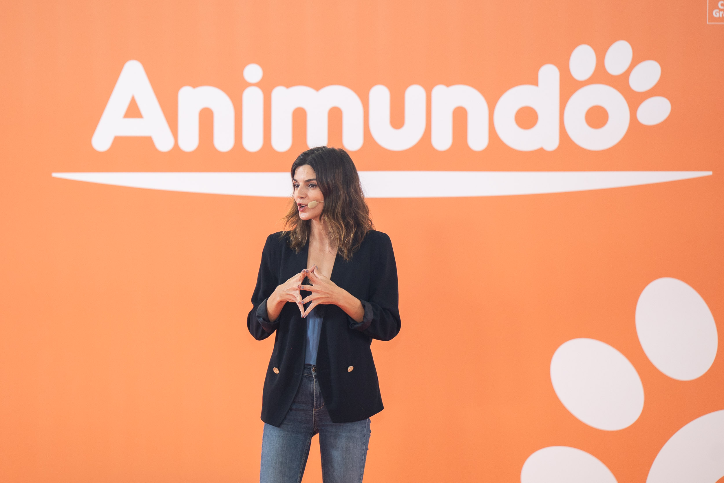 Clara Lago inaugura Animundo con una ponencia sobre empatía y adopción responsable